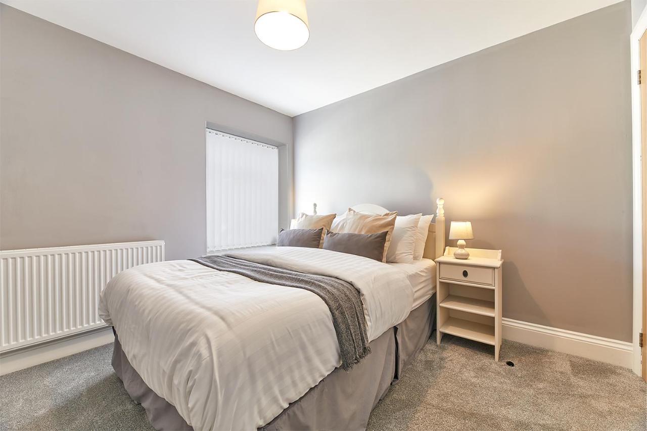 Host & Stay - Sea Breeze آمبل المظهر الخارجي الصورة